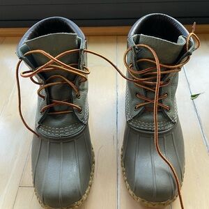 Stylish Duck Boots with Orange Laces
